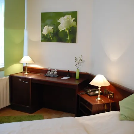 Hotell Altstadt 3*
